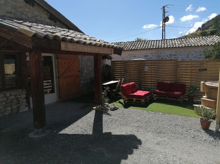 Gite L'Edelweiss 3* La Piarre Экстерьер фото